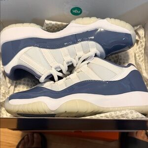 Jordan Air 11 Retro Low in Midnight Navy and White